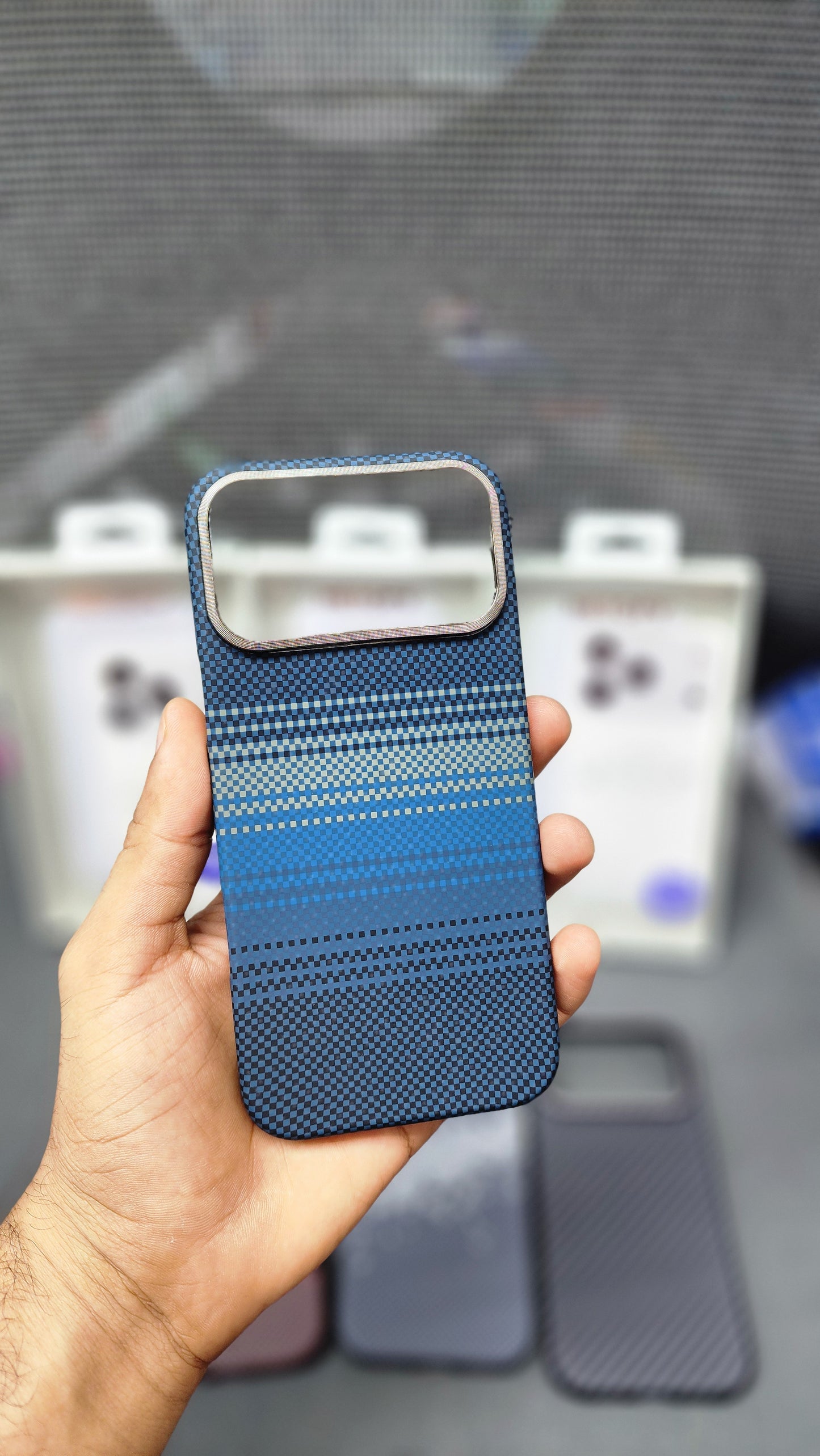 Real Kevlar Aramid Carbon Fiber Ultra thin Protective Case with MagSafe charging base for iPhone 17 pro max