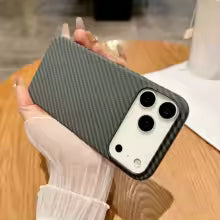 Real Kevlar Aramid Carbon Fiber Ultra thin Protective Case With MagSafe charging base for iPhone 17 pro max