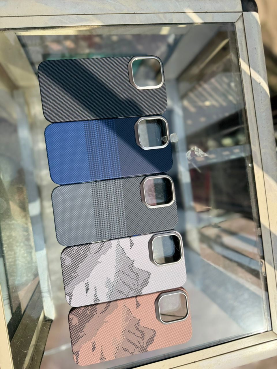 Real Kevlar Aramid Carbon Fiber Ultra thin Protective Case with MagSafe charging base for iPhone 17 pro max , 17 pro , 16 pro max and Samsung galaxy z fold 7